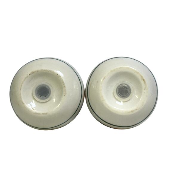 Totally Today 'Holly Tree' Vintage Salt and Pepper Shaker Set - Picture 4 of 6